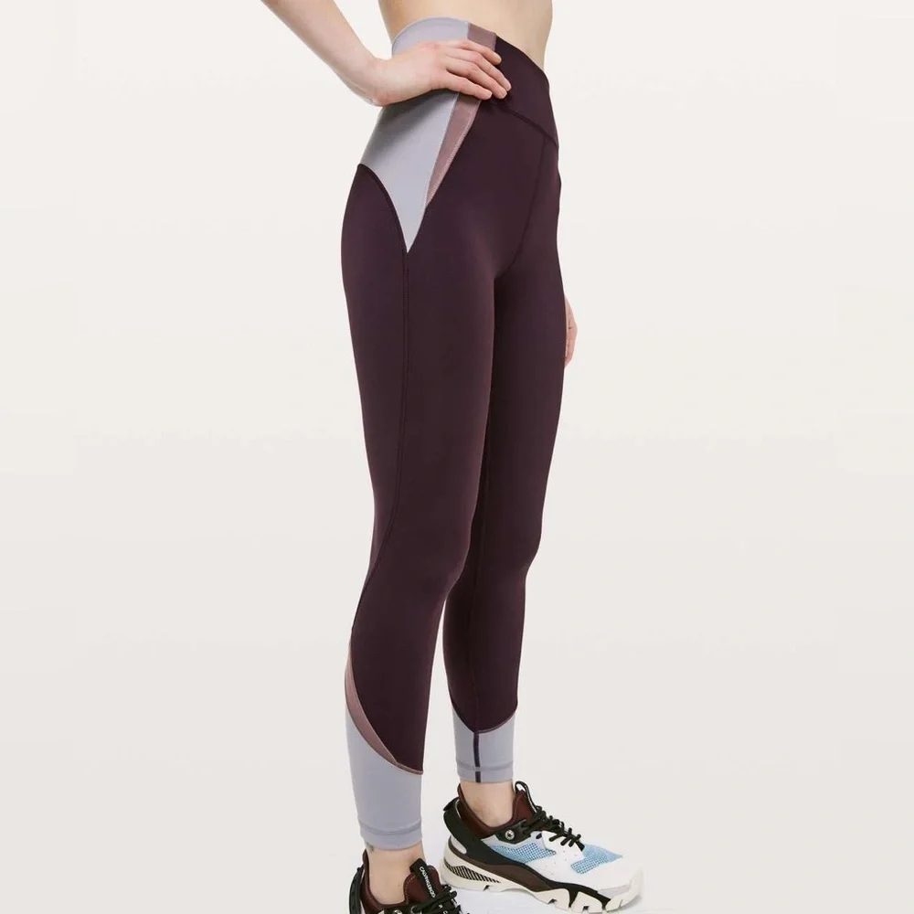 Lululemon In Movement Blocked Tight in Plum Shadow Everlux 25” - Picture 3 of 11